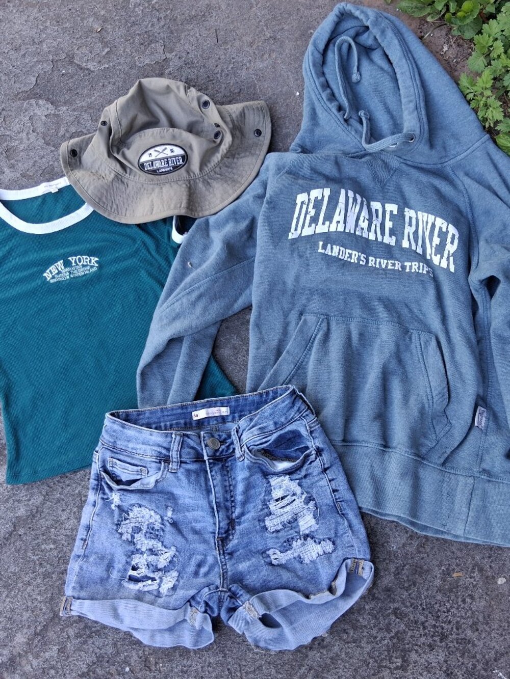 Mixed lot of shorts sz 5  27W Hoodie Bucket Hat Tee Delaware River UPSTATE NY